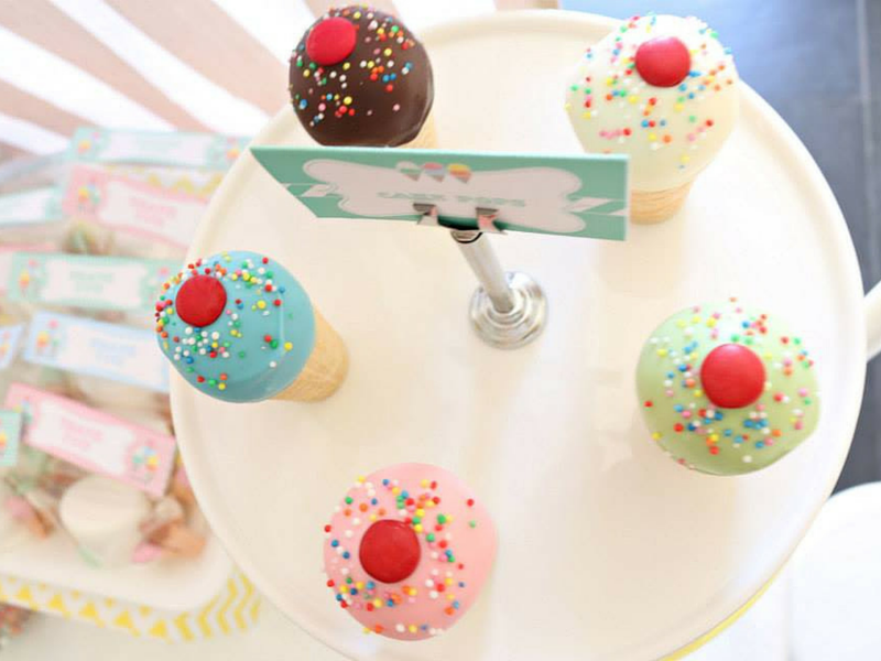 Ice Cream Parlor Party Cake Pops | SIMONEmadeit.com #icecream #icecreamparty